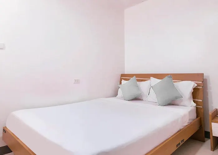 Lucky Binondo Hotel 2*